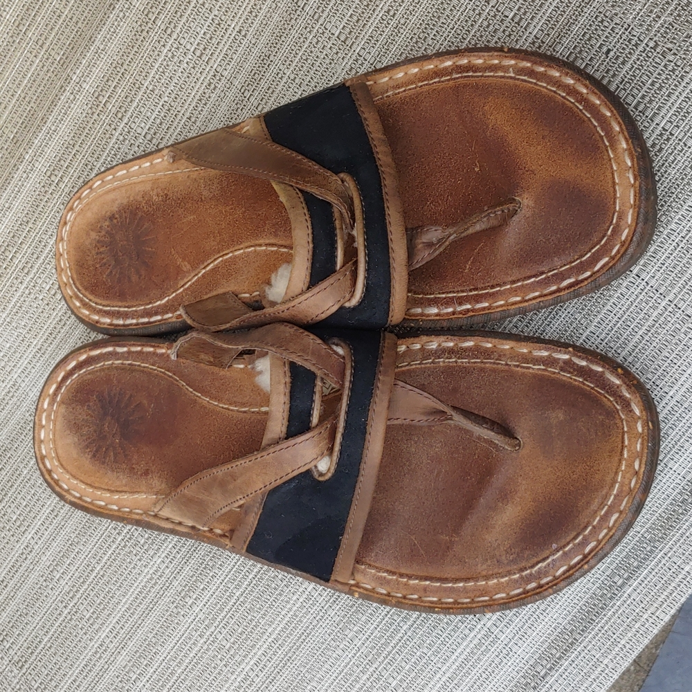 Ugg sheepskin leather sandals wm. sz.10